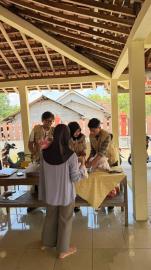 KEGIATAN RUTIN POSYANDU DI PADUKUHAN KARANGWETAN
